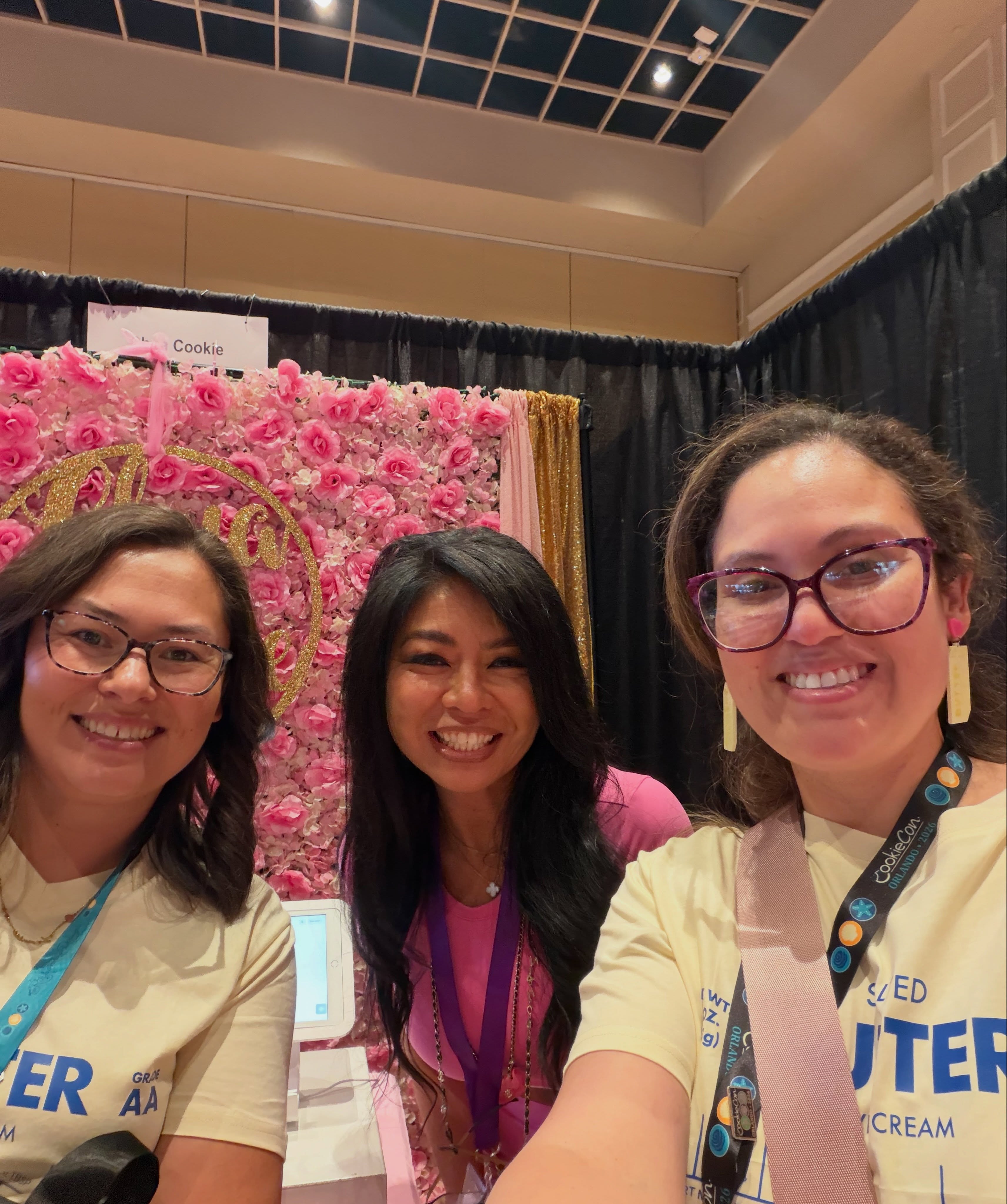 CookieCon friends smiling together